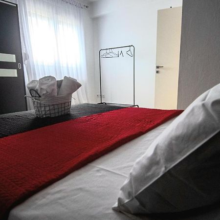 Mistral Luxury Living Aparthotel Néa Péramos Kültér fotó