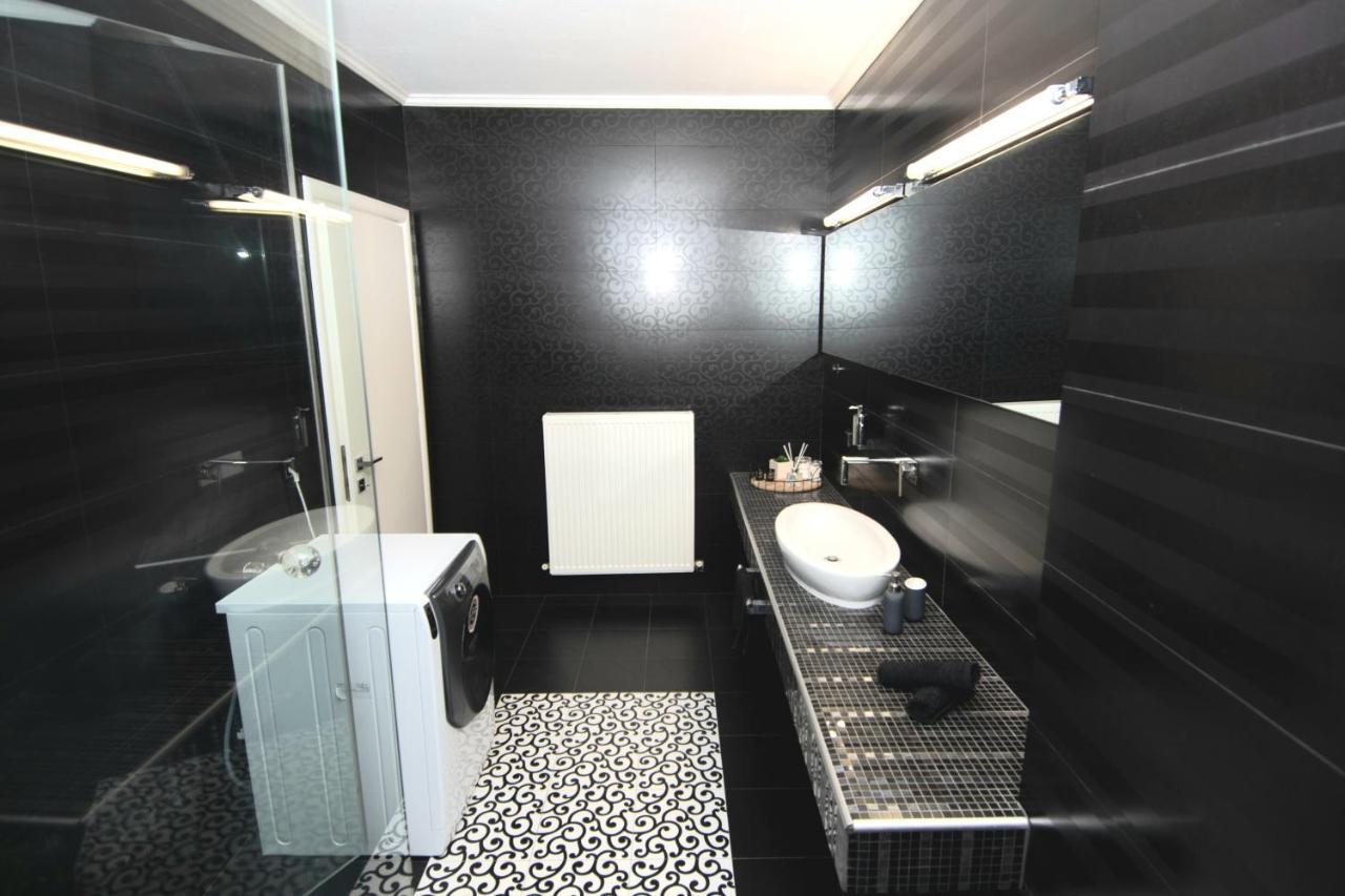 Mistral Luxury Living Aparthotel Néa Péramos Kültér fotó