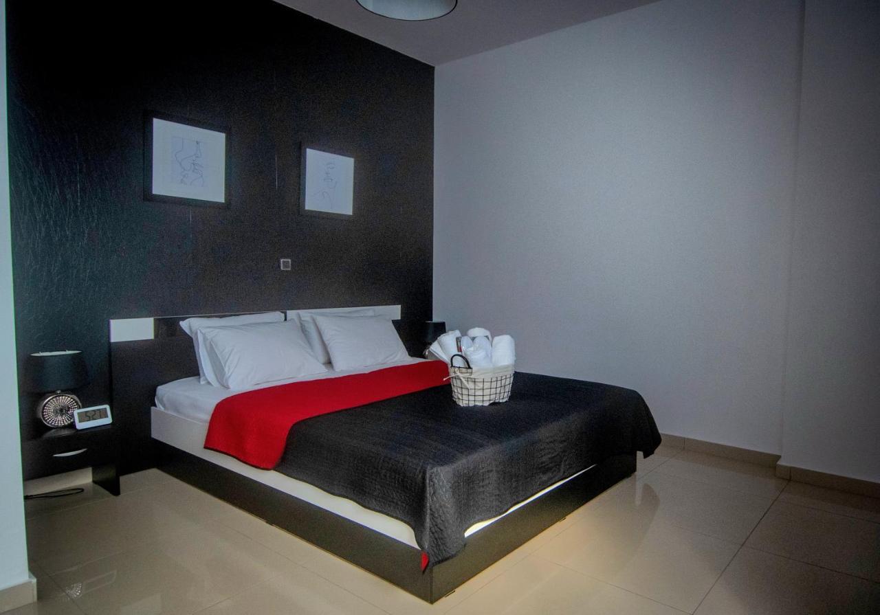 Mistral Luxury Living Aparthotel Néa Péramos Kültér fotó