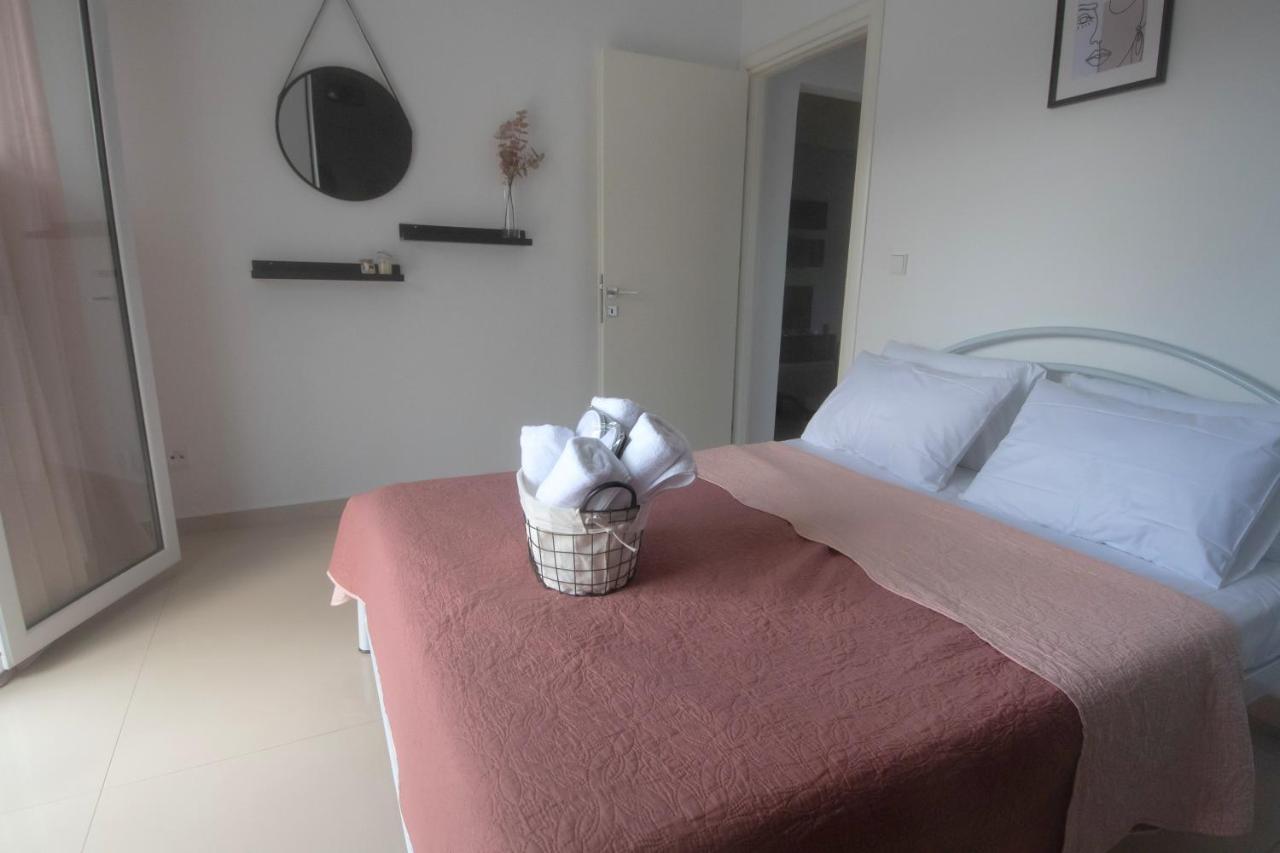 Mistral Luxury Living Aparthotel Néa Péramos Kültér fotó