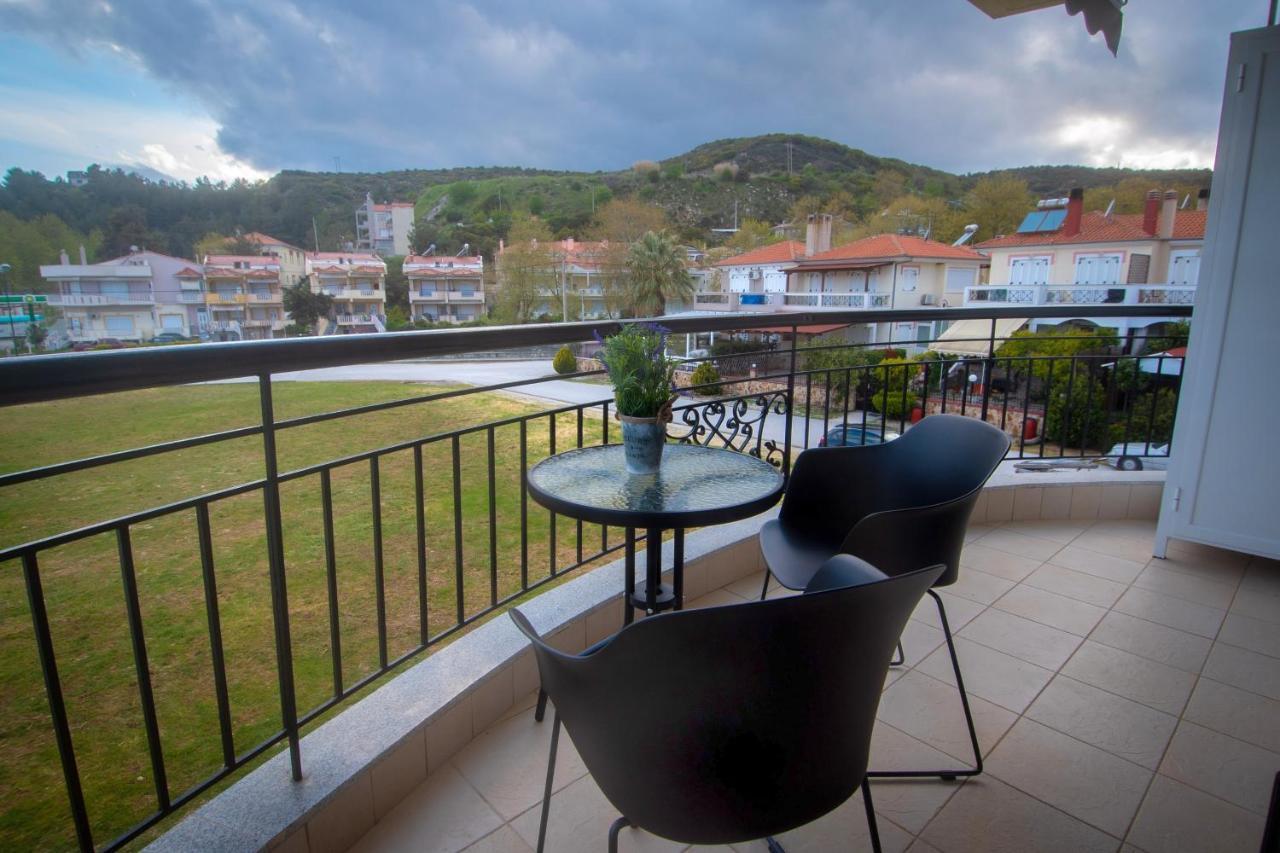 Mistral Luxury Living Aparthotel Néa Péramos Kültér fotó